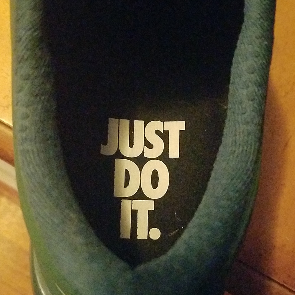 Flywire Nike's - image 3